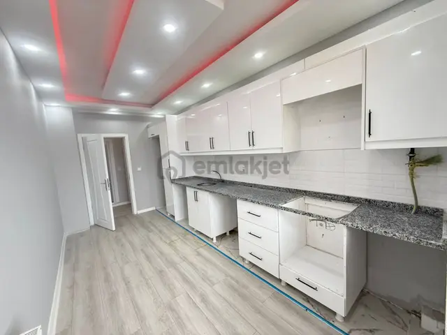 Mer-pa İnş*** Gültepe Mah'de/ Acil Satılık / İskanlı Kombili 3+1 2