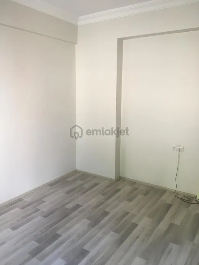 Özer Emlaktan Adliye Civarı 3+1 3