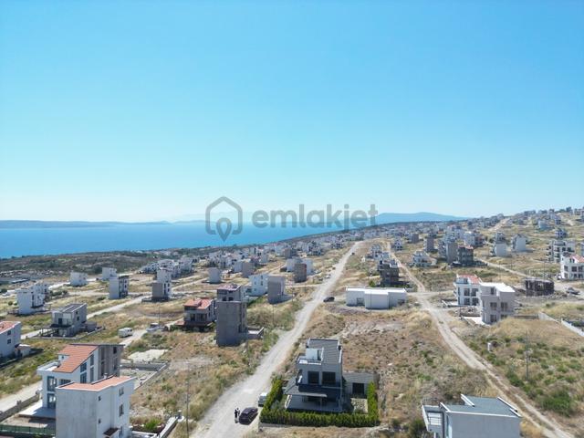 Karaburun Mordoğan Kamukent Sitesinde Deniz Manzaralı Arsa 4