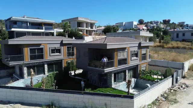 Yaylaköy'de Deniz Manzaralı Özel Havuzlu Sıfır Villa 2