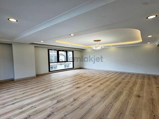 Cadde34'den Beylikdüzü Kavaklı'da Sıfır Kapalı Otoparklı Butik Sitede 3+1 Ebeveyn Banyolu Arakat 3