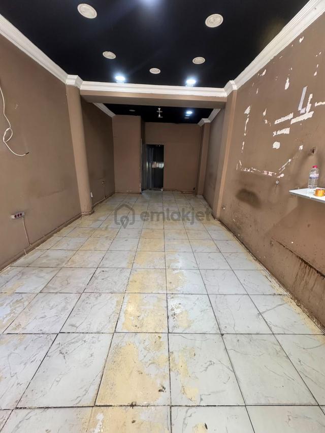 Gaziosmanpaşa Pazariçi Cadde Kenarında 65m2deop Dükkan Düz Giriş Dükkan 2