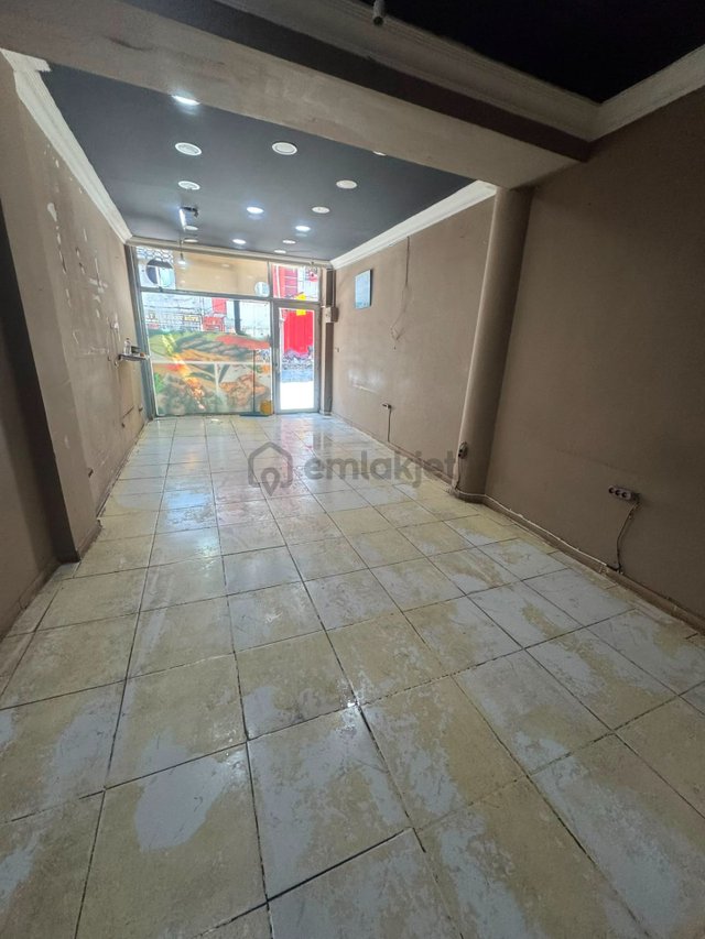 Gaziosmanpaşa Pazariçi Cadde Kenarında 65m2deop Dükkan Düz Gürüş Dükkan
