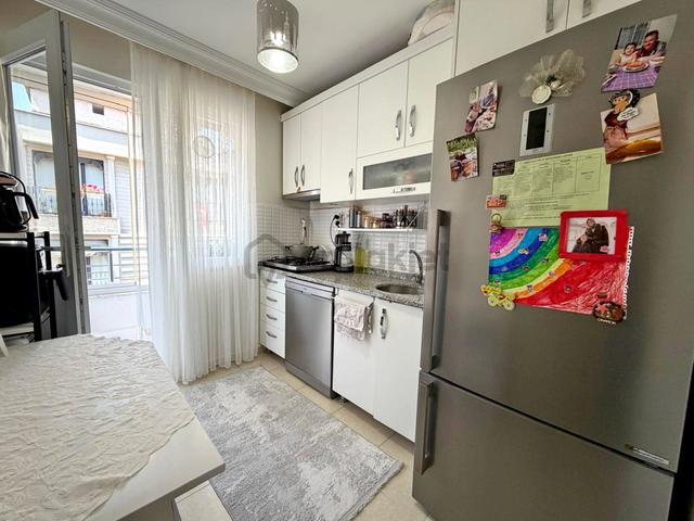Alban'dan Metrobüse 1dk 90m² 2+1 Satılık Balkonlu Arakat Daire 5