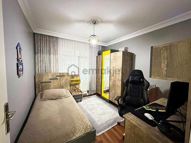 Uzman Emlak Ofisinden İncirli Mh.de Katta Full Yapılı Orta Kat 3+1 Daire 5