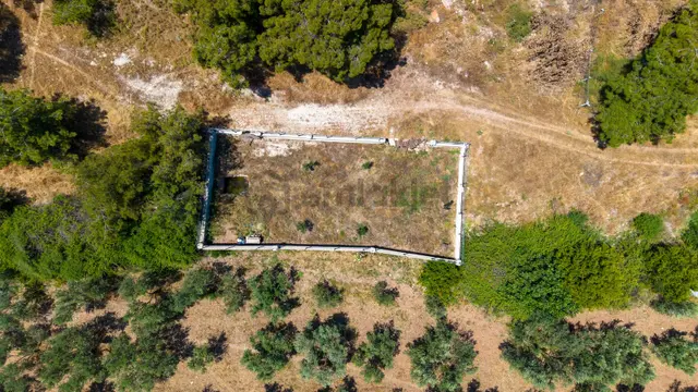Foça Kozbeyli'de Satılık Villalara Yakın Tarla 2