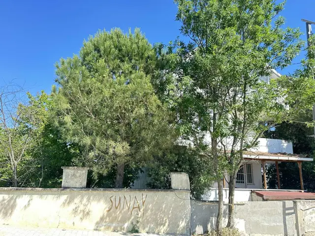 Büyükçekmece Celaliye Mah'de Cadde Cepheli Satılık Müstakil 2