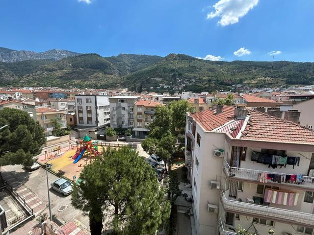 Manisa Yunusemre Akmescit'te Merkezî Konumlu Satılık 2+1 Daire 5