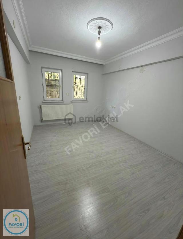 Favoriden Kiralık Bahçe Kat 3+1 Daire 4