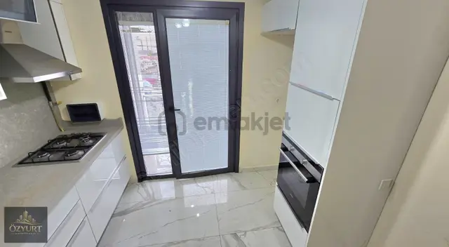 Metroya Yakın Asansörlü Otaparklı 3+1 Rezidans Daire