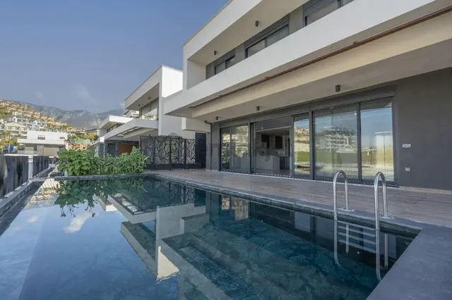 Alanya Kargıcak’ta Deniz Manzaralı 3+1 Lüks Villa 2