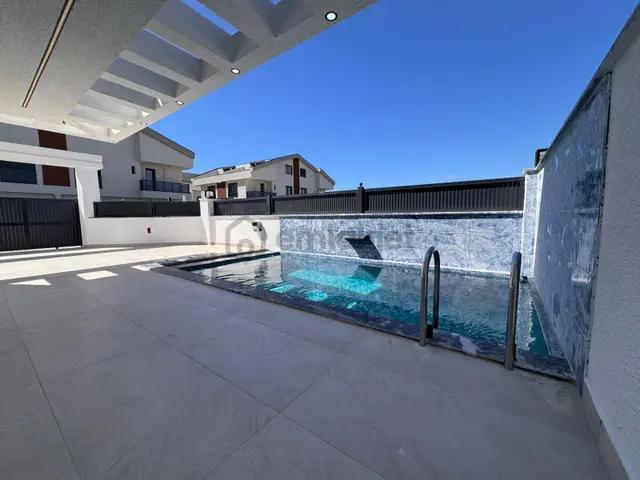 Didim Efeler Mahallesinde Akıllı Sistem Satılık Müstakil Havuzlu Sıfır Villa 5