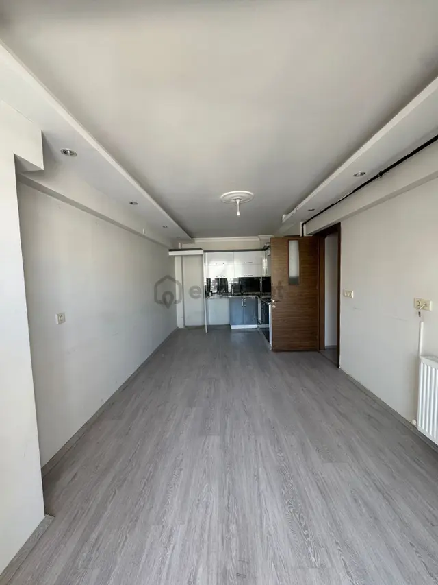 Zeki Emlak'tan Muradiye Mahallesinde Kiralık 2+1 Daire 3