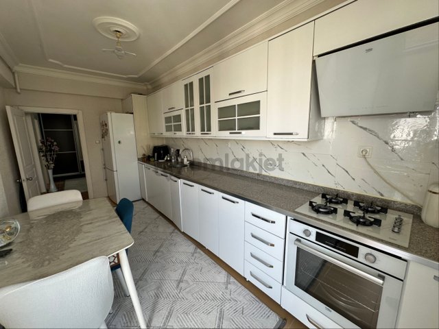 Bağcılar Millet Bahçesi Önünde Acil Satılık 3+1 Daire Bağcılar Millet Bahçesi Önünde Acil Satılık 3+1 Daire