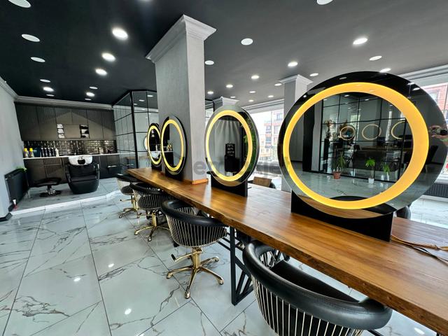 Cadde Üzerinde Mağaza Konseptli Devren Kiralık Kuaför Salonu 4