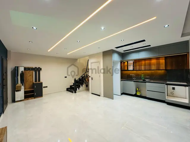 Didim Sağturda Kendine Ait Havuzlu Akıllı Sistem Geniş Bahçeli Villa 4
