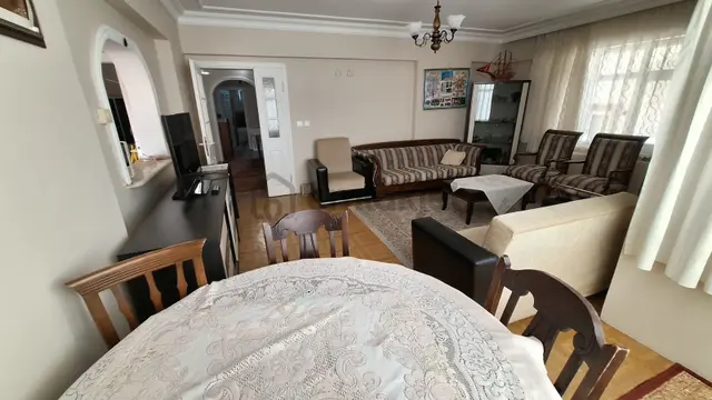 Fındıklı'da Merkezi Lokasyonunda 3+1 Eşyalı Kiralık Daire 3
