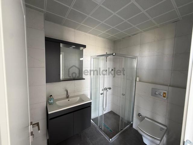 Bağlıca Bulvarı Üzeri Qule İş Merkezinde 1+0 Kiralık Ofisler 5