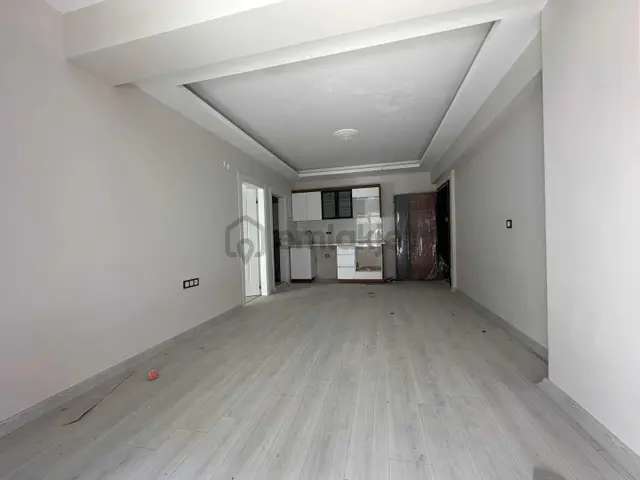 Merkezi Konumda Satılık Teraslı 1+1 Daire 3