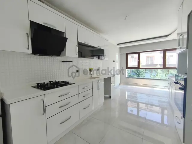 Eksen'den Yıldıztepe'de Kiralık Yapılı 3+1 Katta Daire 1