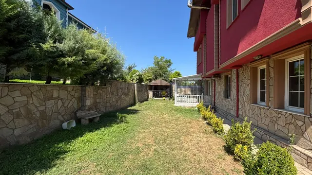 Expert'ten İnegöl Şehitler'de 5+1 Satılık Villa 2