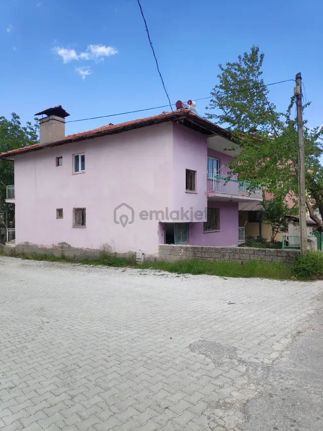 Gölhisar Avukat Hüseyin Aslan Caddesi Satilik İki Katlı Müstakil Köşebaşı Gölhisar Avukat Hüseyin Aslan Caddesi Satilik İki Katlı Müstakil Köşebaşı