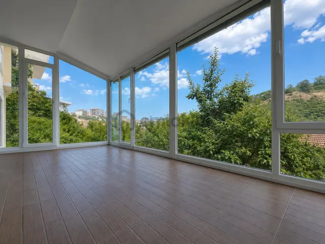 Üsküdar Çengelköy Ata-2 Sitesinde 300 M2 Boş Tripleks Villa 3