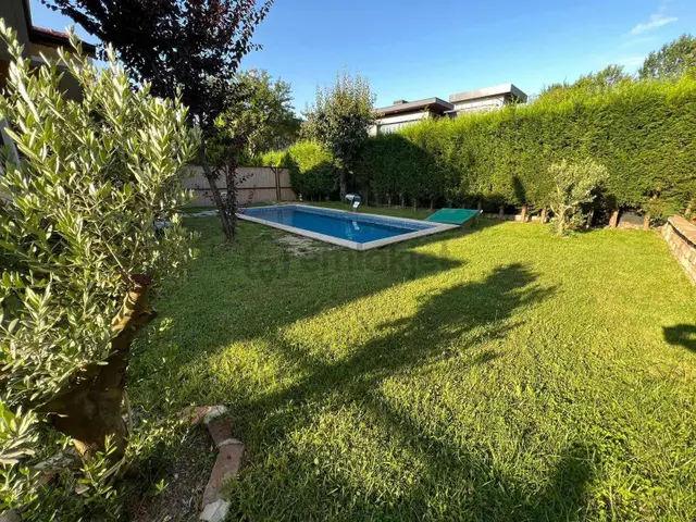 Sapanca Kırkpınar'da Eşyalı Havuzlu Bahçeli Villa 3