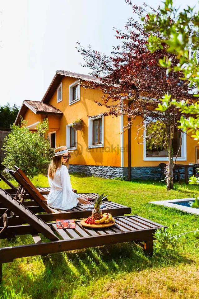 Sapanca Kırkpınar'da Eşyalı Havuzlu Bahçeli Villa 1