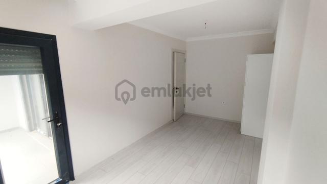 Seyrek'te Eşyasız 1+1 Kiralık Daire Fırsatı 4