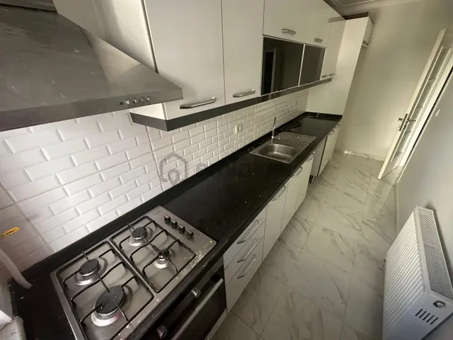 Kaçmaz'dan Küçükyalı Metroya Yakın Ön Cephe A. Mutfak 3+1 4