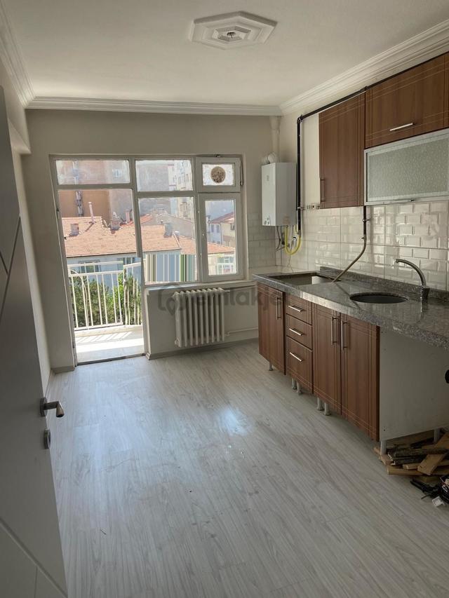 Eskişehir Merkez Yeni Mah. Çarşıya Yürüyüş Mesafesinde 3+1 Satılık Daire 5