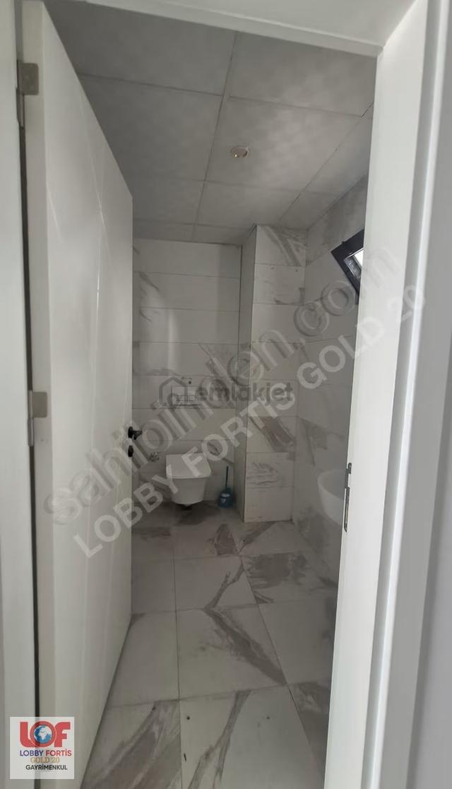 Karahasanlı'da Hastaneye Yakın Kiralık 80 M² Dükkan Karahasanlı'da Hastaneye Yakın Kiralık 80 M² Dükkan
