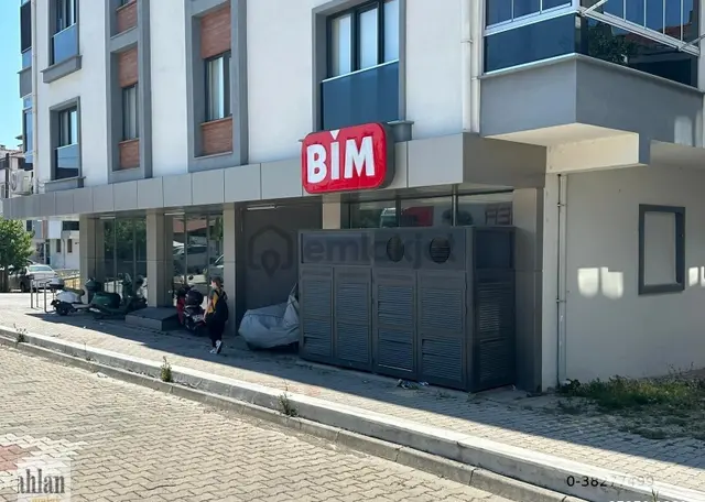 Şahlan Emlaktan Kurumsal Kiracılı 571m2 Yeni Bina Satılık Dükkan 2