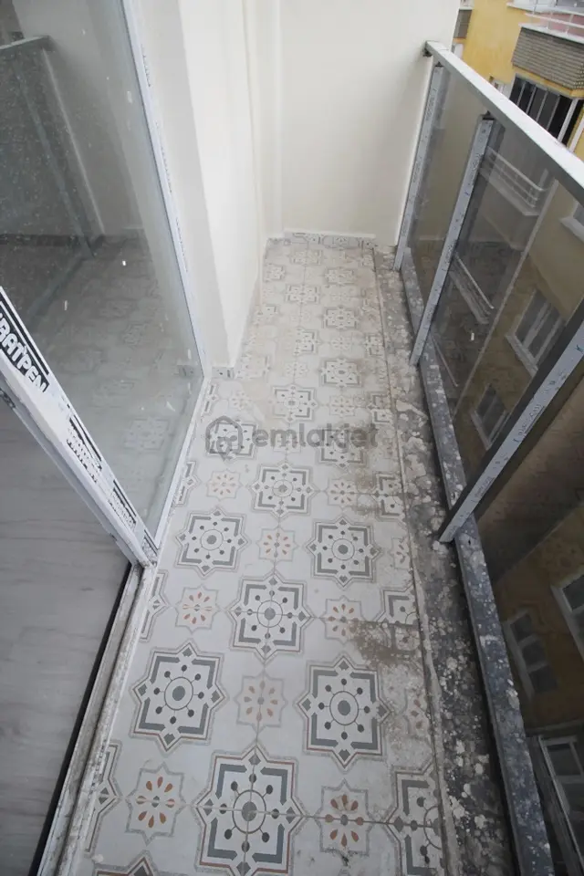 Muhittin Mahalesi Havuzlu Site İçinde Satılık Sıfır 1+1 Daire 3