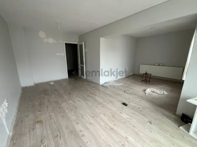 Asil'den Üçkuyularda Cadde Üzeri 3+1 Arakat Asansörlü Daire 4