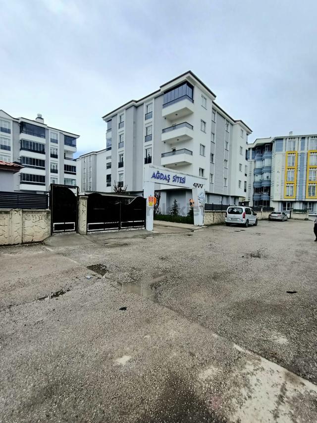 Atılım Gold Emlak'tan Dadaşkent'te Özel Kilerli, Kapalı Otoparklı 3+1 Lüx Ara Kat 5
