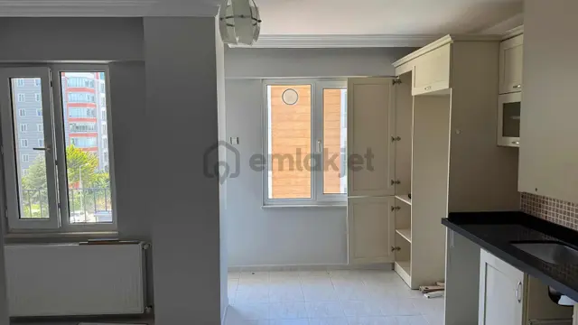 Tramvaya/okullara Yürüme Mesafesinde, Önü Açık Ferah 3+1 5
