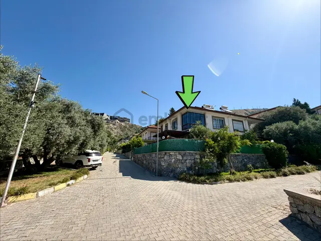 Site İçerisinde, Havuzlu, Geniş, Bakımlı, Doğalgazlı Kiralık Villa 5