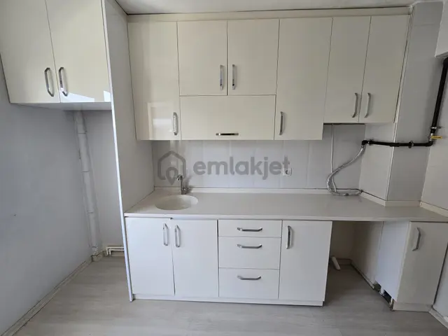 Balçova Eğitim Mahallesinde Doğalgazlı Kiralık 3+1 Daire Balçova Eğitim Mahallesinde Doğalgazlı Kiralık 3+1 Daire