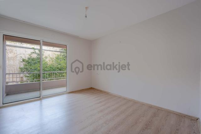 Ege Mahallesi'nde Site İçerisinde 3+1 Satılık Daire 3