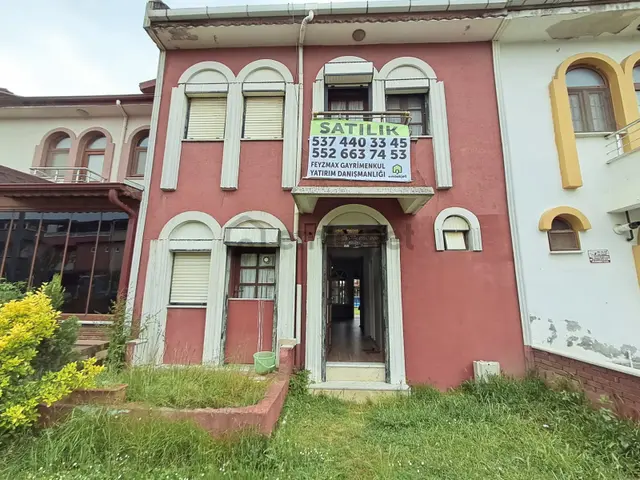 Kocaali'de Havuz Manzaralı Ve Bahçeli 5+2 Satılık Villa 4