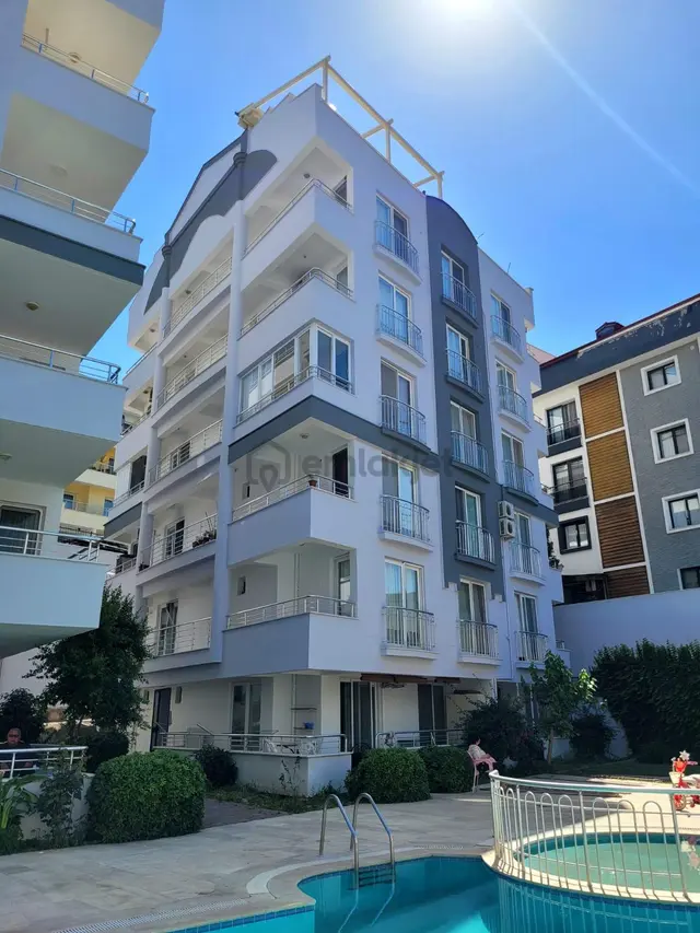 Güllük Merkezde Havuzlu Sitede Eşyalı Kiralık 1+1 Daire 2