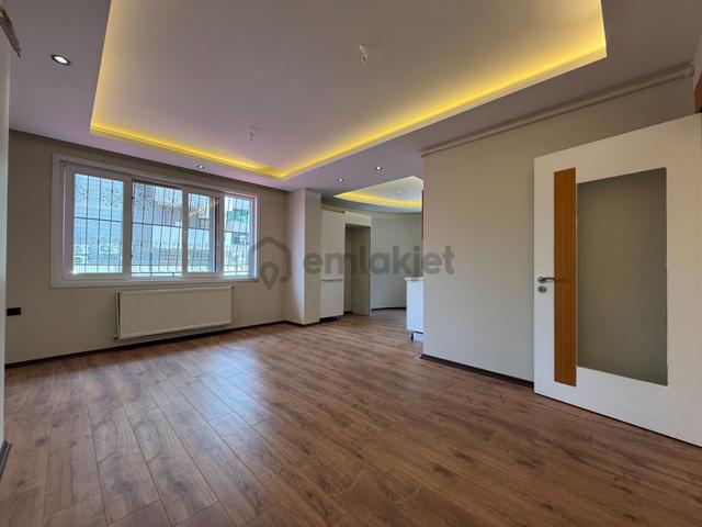 Türkmenbaşı'ında 2+1 90 M2 Site İçi Hasarsız İskanlı Satılık Daire