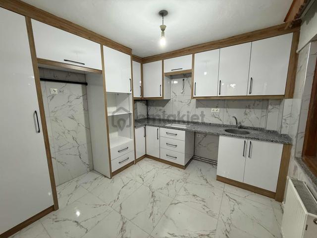 Akkonak'ta İçi Tadilatlı Arakat 3+1 Daire Akkonak'ta İçi Tadilatlı Arakat 3+1 Daire