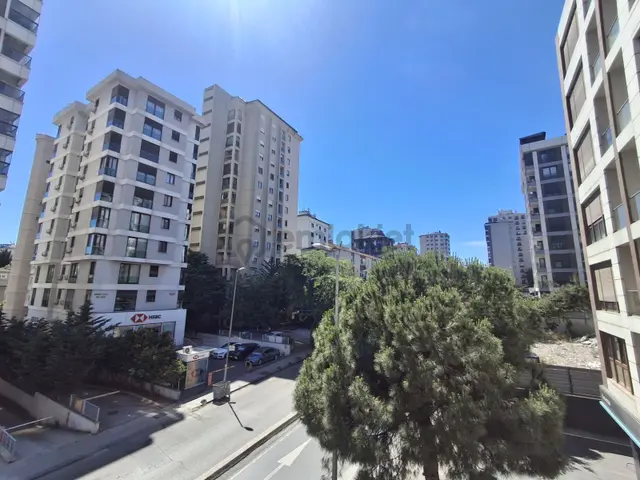 Turyap'tan Cadde Üzerinde Ön Cephe Balkonlu 2+1 5
