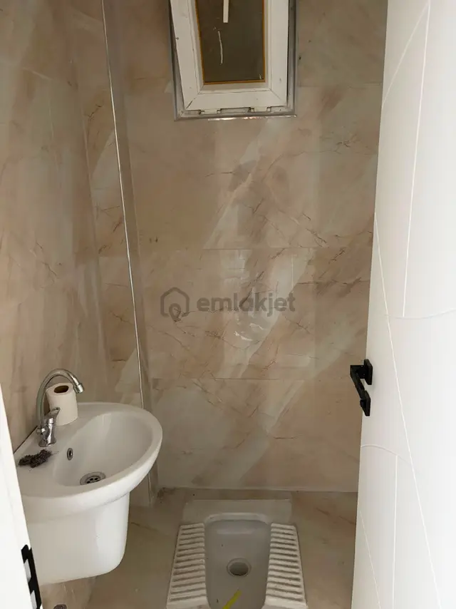 Samsun Atakum Mevlana Mahallesi'nde Asansörlü 5.kat 3+1 Kiralık Daire 2