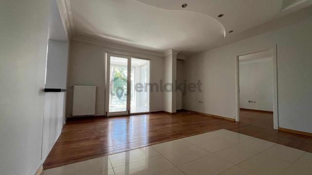 Üsküdar Çengelköy Ata 2 Sitesinde 2+1 Bahçeli Villa Katı 5
