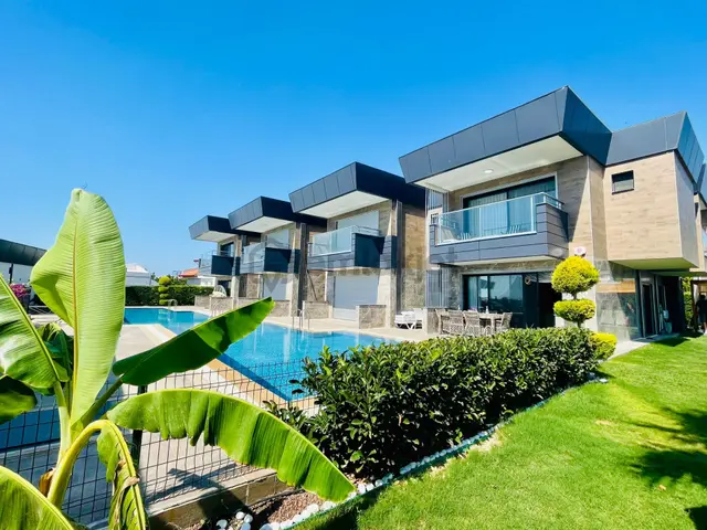 Aclass'dan Sahile 900 M -denız Manzaralı-havuz/otopark-bahçe-doğalgazlı-lüx-fırsat-akıllı Villa 3
