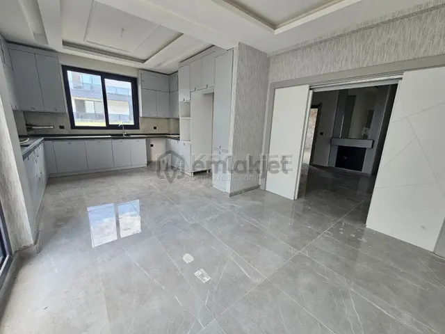 Doğayla İç İçe Konforlu Ve Lüx Bir Yaşam Arayanlara Özel 6+1 Satılık Villa 3